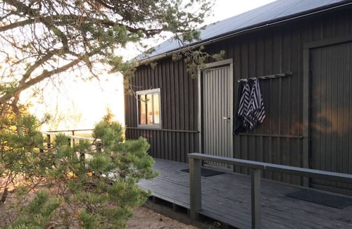 Kokkola Cottage | H A R R B Å D A - Kaksi Mökkiä Merenrannalla
