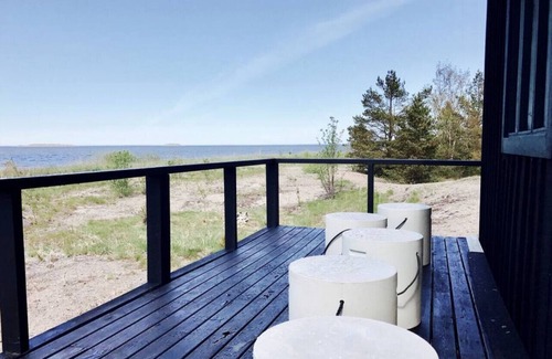 Kokkola Cottage | H A R R B Å D A - Kaksi Mökkiä Merenrannalla