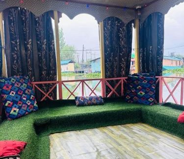 Dal Lake Boat Rental | H.B Rocket paradise