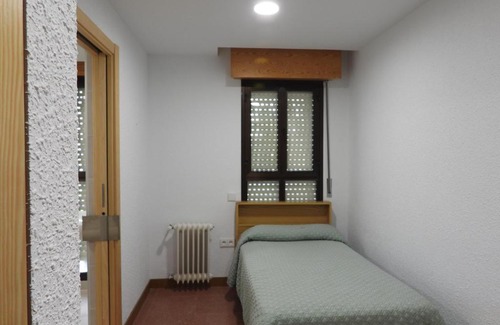 Miraflores de la Sierra Hostel | H Casa Ana Mogas