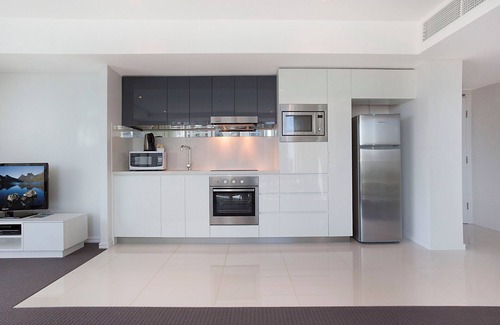 Surfers Paradise Apartment | H Residences Level 10, Ocean, Free Wi-Fi, Parking, Foxtel