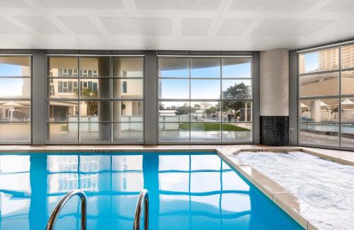 Surfers Paradise Apartment | H Residences Trendy Vogue Themed Apartment