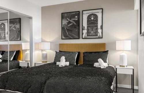 Surfers Paradise Apartment | H Residences Trendy Vogue Themed Apartment