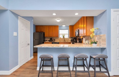 Spring Branch West House | H-Town Hideout | SLPS 10 + KingBD + Fire Pit