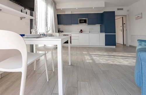 Santo Stefano al Mare Apartment | 𝐇𝟏𝟏 [Luxury 12B] Porto - Swimming pool - Jacuzzi