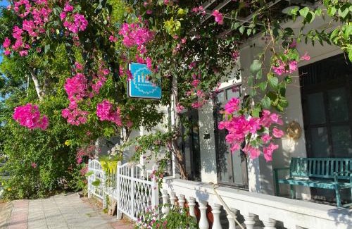 Cam Lam House | H2B Homestay Mountains view near Bai Dai Beach