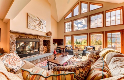 Bretton Woods Villa | H4 Ski Slope Views! Bretton Woods condo with easy access to Mt Washington, Skiing, White Mountains!