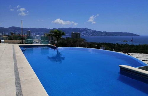 Hornos Insurgentes House | Habitación A/A, Jacuzzi, Balcón con vista al Mar, Alberca con Jacuzzi