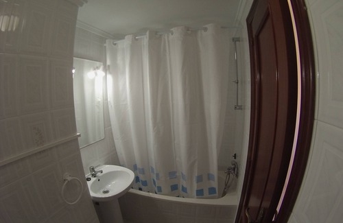 Sagunto Apartment | Habitación Individual con Baño Privado, TV, Aire Acondicionado y Wifi