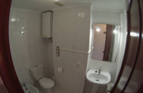 Sagunto Apartment | Habitación Individual con Baño Privado, TV, Aire Acondicionado y Wifi