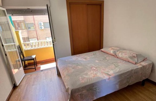 Carabanchel Apartment | Habitación privada con terraza Madrid Rio