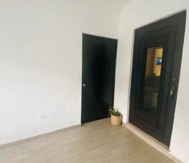 Monterrey House | Habitacion con baño privado