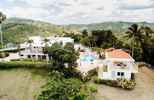 Cidra Villa | Hacienda Trinity! A family place where you can enjoy our facilities: take a look