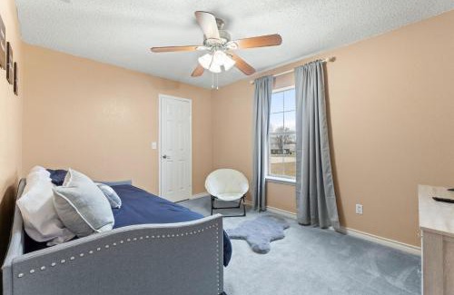 Frisco Villa | Hackberry Hideaway