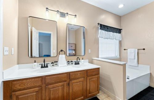 Frisco Villa | Hackberry Hideaway