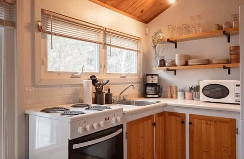 Glen Margaret House | Hackett's Cove Oceanfront Tiny Cottage for Two