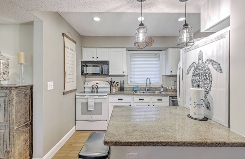 Seabrook Island Villa | Half mile to the pool with club access. Golf views.
