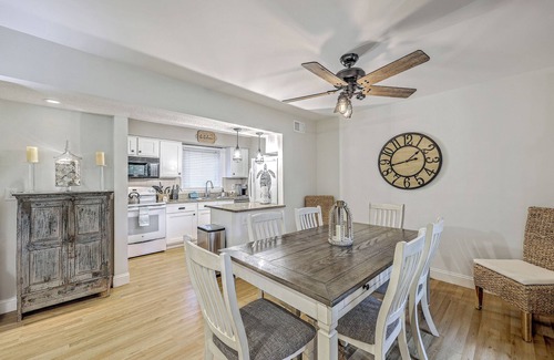 Seabrook Island Villa | Half mile to the pool with club access. Golf views.