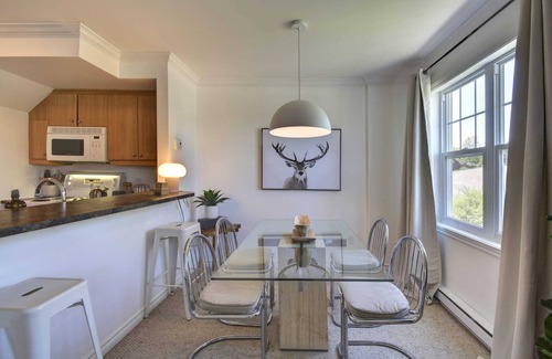 Saint-Faustin-Lac-Carre Apartment | Halte Mont-Blanc – RodeoFest & Fall color Festival