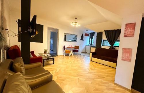 Craiova Apartment | Hamilton Apartment