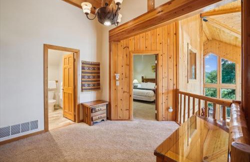 Hamilton Creek House | Hamilton Creek Cabin home