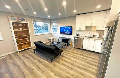 Hamilton Apartment | Hamilton Haven - Smart Tech and BBQ Oasis - Pool