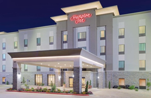 Ira Hotel | Hampton Inn and Suites Snyder