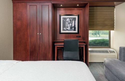 Southport Hotel | Hampton Inn by Hilton Indianapolis-South