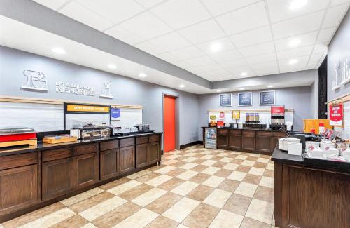DeKalb Hotel | Hampton Inn Dekalb - Near the University