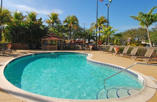 Biggar Hotel | Hampton Inn Fort Myers-Airport & I-75