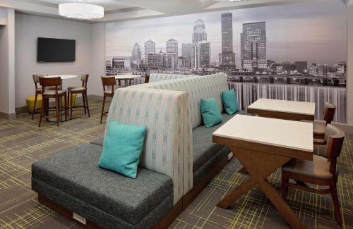 Downtown Louisville Hotel | Hampton Inn Louisville Downtown