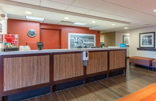 Madison Hotel | Hampton Inn Madison East Towne Mall Area