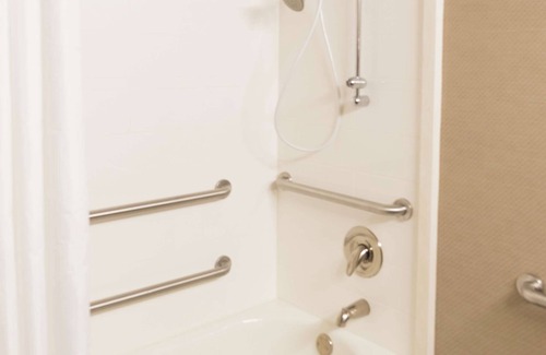 Norton Shores Hotel | Hampton Inn Muskegon