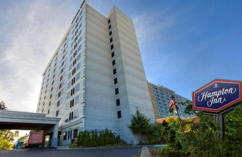 Queens Hotel | Hampton Inn NY-JFK