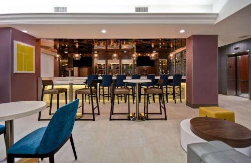 Queens Hotel | Hampton Inn NY-JFK
