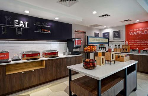 Queens Hotel | Hampton Inn NY-JFK