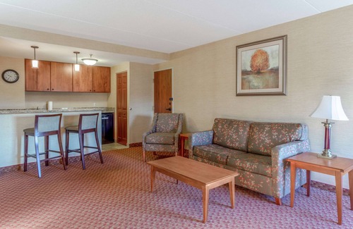 East Peoria Hotel | Hampton Inn Peoria-East At The River Boat Crossing