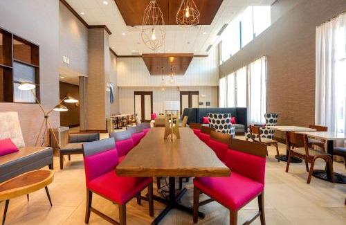 Heather Gardens Hotel | Hampton Inn & Suites Aurora South, Co