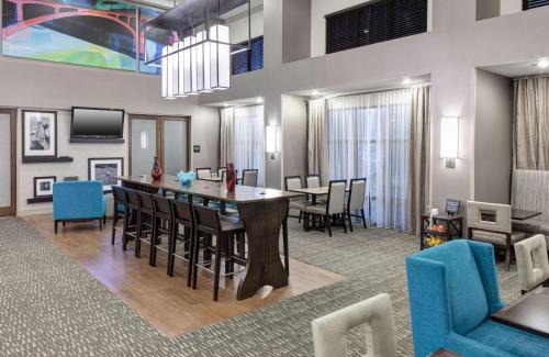 Cedar Rapids Hotel | Hampton Inn & Suites Cedar Rapids