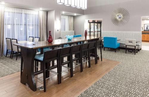 Cedar Rapids Hotel | Hampton Inn & Suites Cedar Rapids