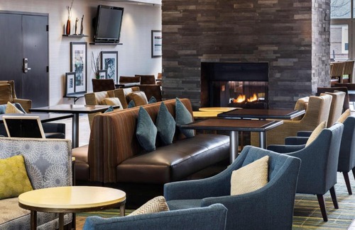 Lincolnshire Hotel | Hampton Inn & Suites Lincolnshire