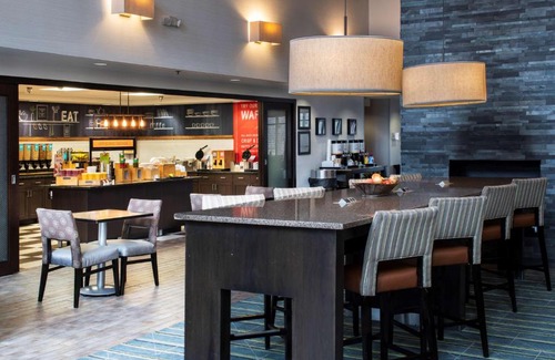 Lincolnshire Hotel | Hampton Inn & Suites Lincolnshire