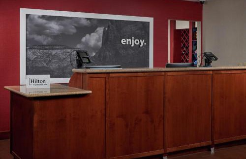 Surprise Hotel | Hampton Inn & Suites Phoenix-Surprise