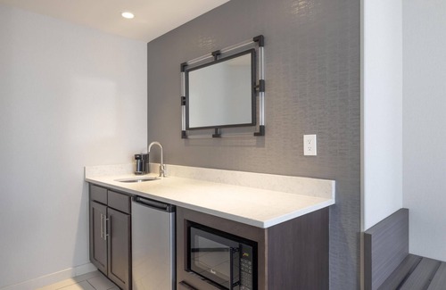 Portsmouth Hotel | Hampton Inn & Suites Portsmouth Downtown