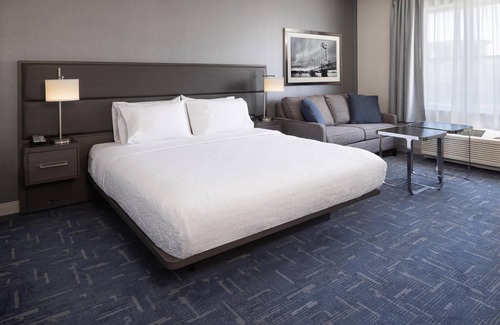 Portsmouth Hotel | Hampton Inn & Suites Portsmouth Downtown