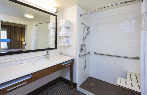 Warwick Hotel | Hampton Inn & Suites Providence/Warwick-Airport