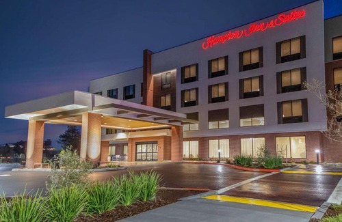 Santa Rosa Hotel | Hampton Inn & Suites Santa Rosa Sonoma Wine Country