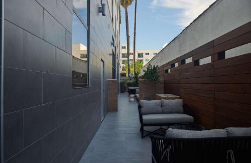 Van Nuys Hotel | Hampton Inn & Suites Sherman Oaks