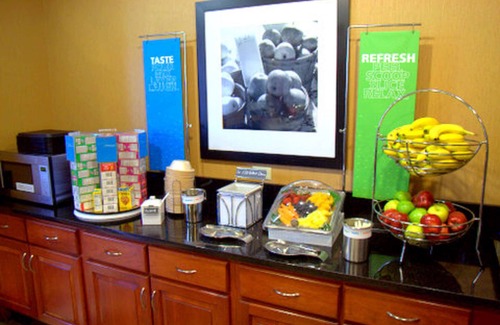 Springfield Hotel | Hampton Inn & Suites Springfield-Southwest