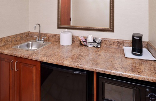 Wilmington Hotel | Hampton Inn & Suites Wilmington